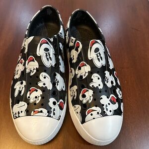 Disney Native Mickey Mouse Shoes Women’s 8